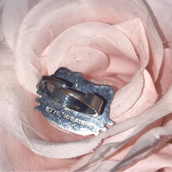 Hello Kitty Crystal Ring - Picture 3 of 3